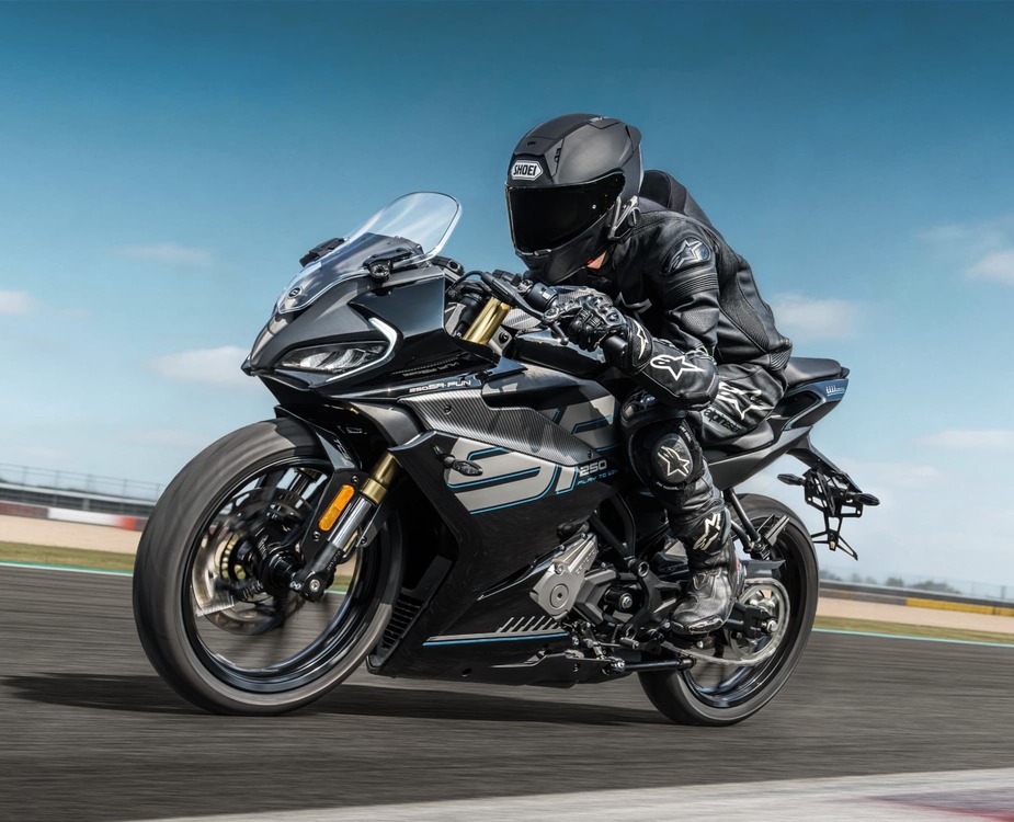 cfmoto-250sr_925x750