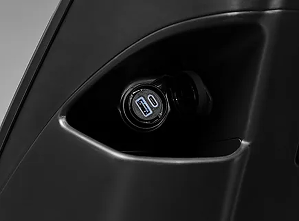 zeeho-usb-port_1000x740